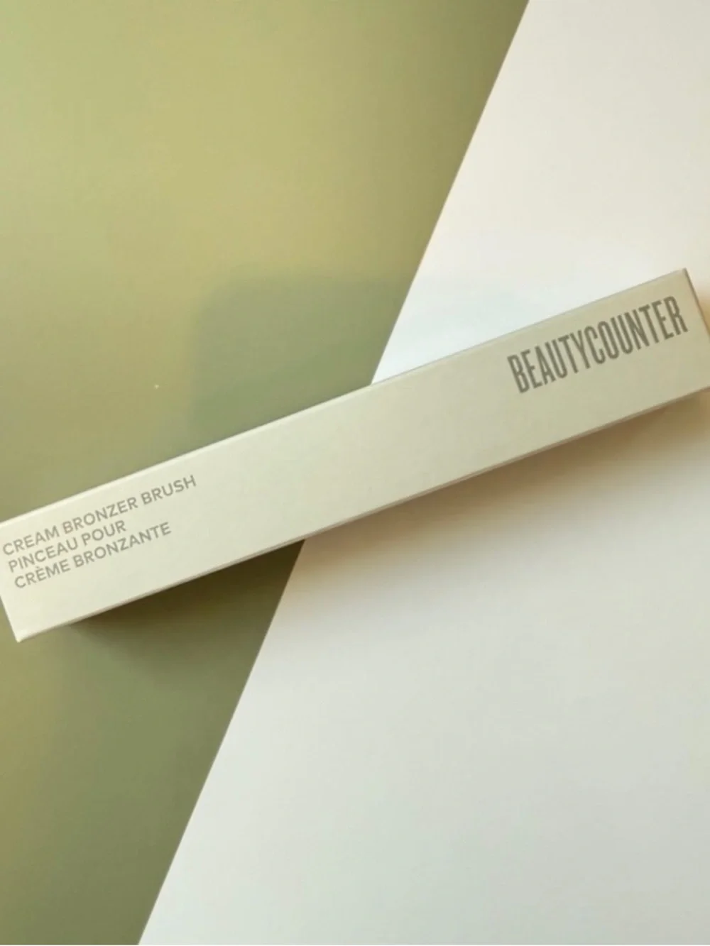 beautycounter Foundation Angled Brush with Gold Handle